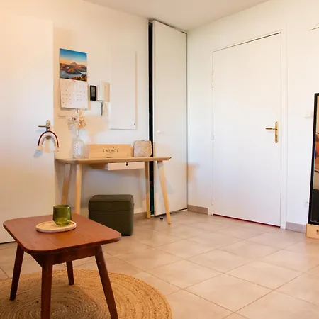Apartament Chez Noemie T2 *